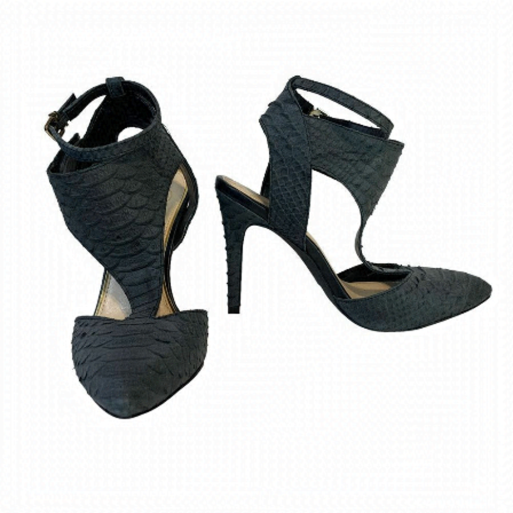JESSICA Simpson Grey Reptile Print Leather Heels